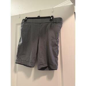 Liz Claiborne Career Shorts Womens Size 10 Classic Opening Pull On